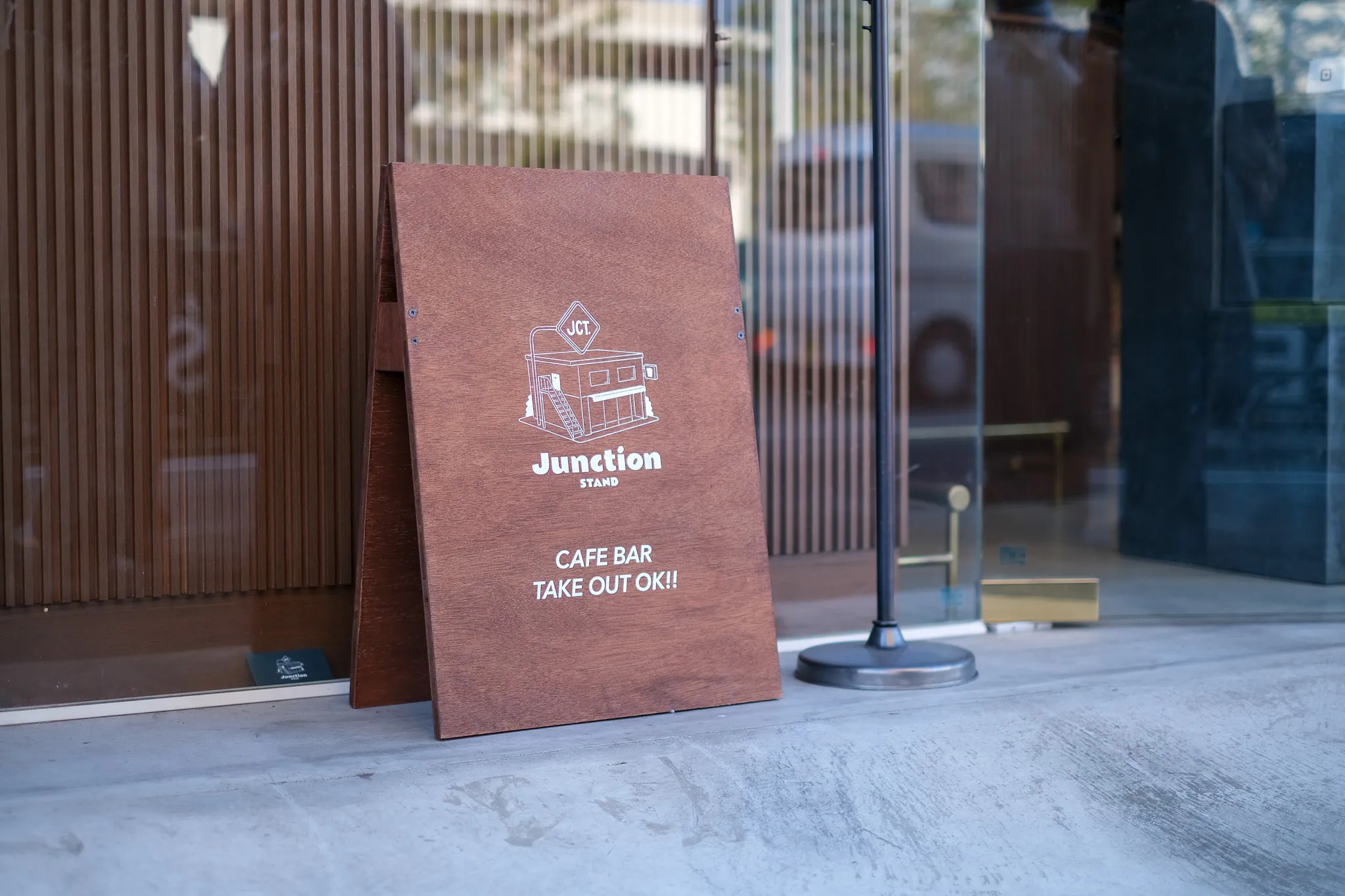 Junction Stand - Image 1